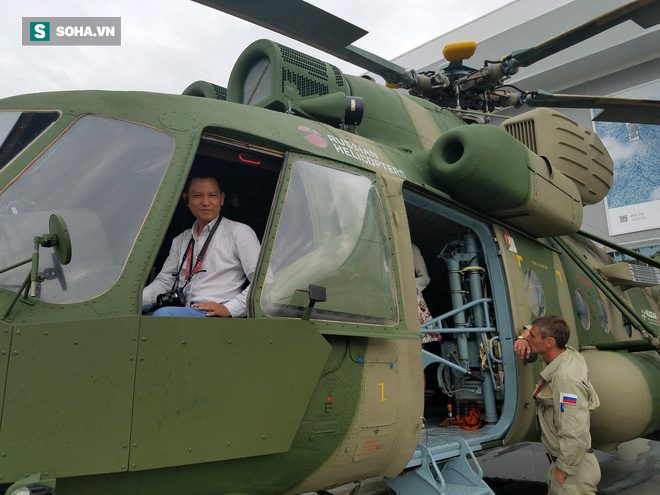 PV Việt Nam duy nhất được xuống tàu sân bay Kuznetsov Nga bằng bay SIM trực thăng - Ảnh 2.