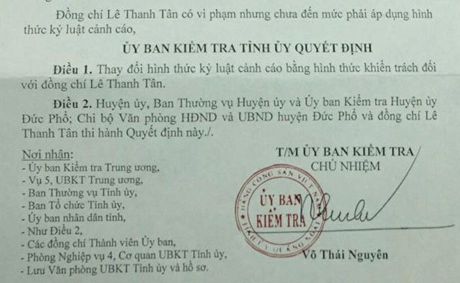 Tình tiết lạ vụ Phó Chủ tịch huyện tát nhân viên giữa cơ quan, không cho đi cùng xe ô tô - Ảnh 2.