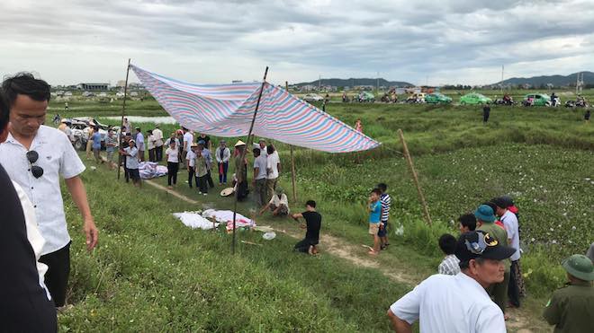 Về quê thắp hương ngày rằm, ô tô 7 chỗ bị tàu hỏa tông, 2 người tử vong tại chỗ - Ảnh 7.