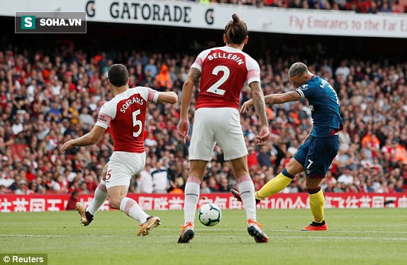 Sau màn “cắm đầu vào tường”, Arsenal vẫn kịp “gượng cười” ở phút chót - Ảnh 1.