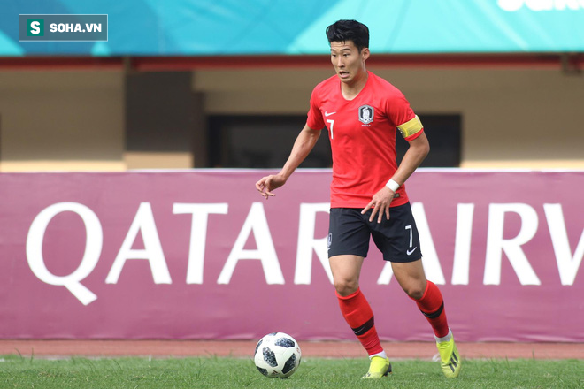 Son Heung-min quay mặt không dám nhìn đàn em đá quả penalty quyết định cho U23 Hàn Quốc - Ảnh 2.