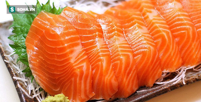 Nên ăn cá hồi màu hồng đậm hay hồng nhạt: Cho con ăn nhiều nhưng ít bà mẹ biết cách chọn - Ảnh 1.