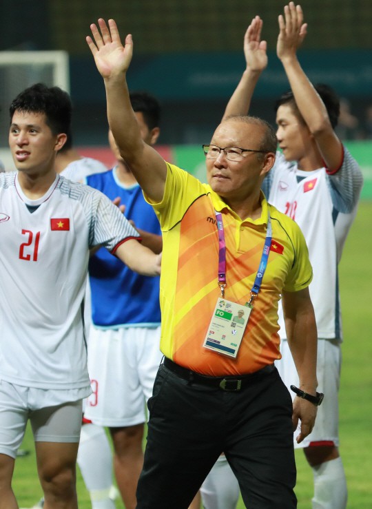 Trợ lý của HLV Park Hang-seo: Duy Mạnh chuột rút toàn thân, người cứng đơ như cục gạch - Ảnh 4.