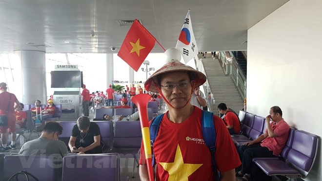 [CẬP NHẬT] Hàng nghìn CĐV đang đến sân Pakansari tiếp lửa cho U23 Việt Nam - Ảnh 12.