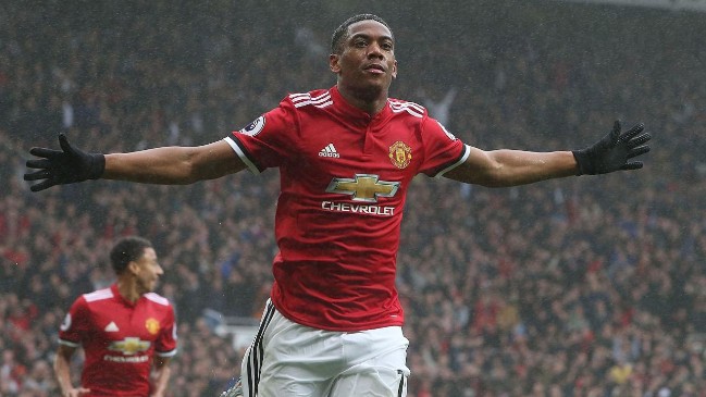 Anthony Martial tái ký hợp đồng với M.U, mong chờ triều đại Mourinho kết thúc - Ảnh 2.