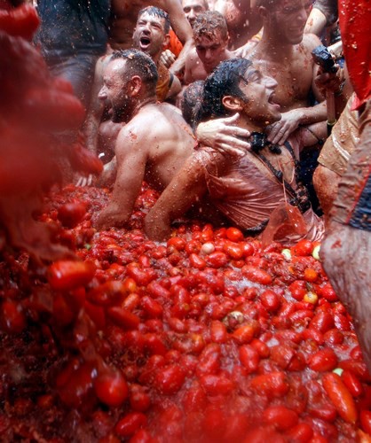 Những khoảnh khắc ấn tượng trong đại chiến cà chua lớn nhất thế giới - Ảnh 13.