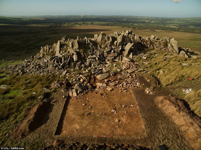 Phát hiện thêm bí ẩn ở bãi đá cổ Stonehenge 5.000 năm ở Anh - Ảnh 2.