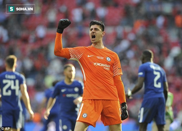 Than bị đối xử tàn nhẫn, đại diện của Courtois cầu xin Chelsea để được cập bến Real - Ảnh 1.