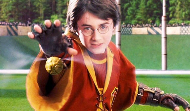 Tìm hiểu về Quidditch, môn thể thao vua trong giới Pháp thuật: Hóa ra luật trái Snitch vàng vô lý xuất phát từ một cuộc cãi lộn giữa tác giả Rowling và bạn trai - Ảnh 4.