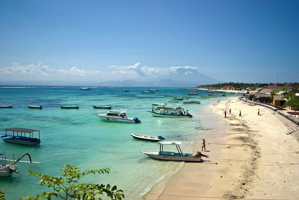 Chồng quẫn trí cầu cứu cư dân mạng sau khi phát hiện vợ ngoại tình ngay trong chuyến đi kỉ niệm 10 năm ngày cưới - Ảnh 1.