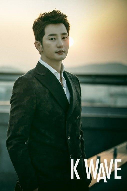 Park Shi Hoo: Từ đỉnh cao danh vọng rớt xuống vực thẳm ê chề vì scandal cưỡng bức, vẫn gắng gượng trèo lên chờ ngày hoàng kim trở lại - Ảnh 3.