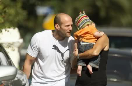 Jason Statham bơi cùng đàn cá mập: Tôi đã đến rất gần chúng, quả là trải nghiệm phi thường - Ảnh 3. Jason Statham bơi cùng đàn cá mập: Tôi đã đến rất gần chúng, quả là trải nghiệm phi thường - Ảnh 3.