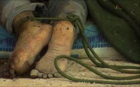 Khống chế, đưa người về nhà giam cầm vì bị nói xấu trên Facebook - Ảnh 1.