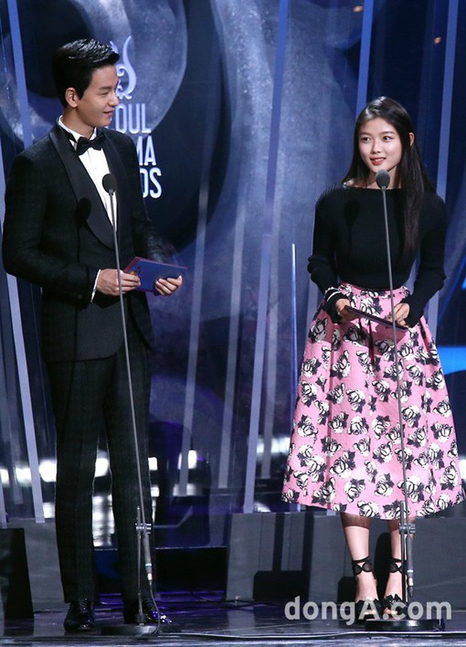 Khoảnh khắc sao nhí - tiền bối hội ngộ sau nhiều năm gây bão: Người dậy thì thành công, kẻ xuống sắc khó nhận ra - Ảnh 10.