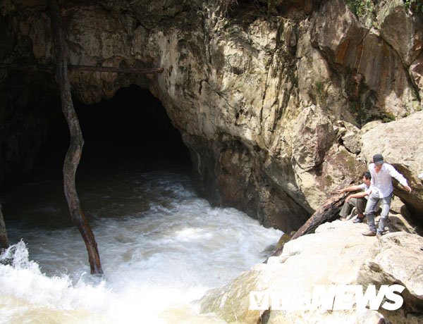 Bí ẩn hang đá ngập nước, ‘thánh địa của loài rắn’, cư dân không dám vào (Kỳ 3) - Ảnh 1.