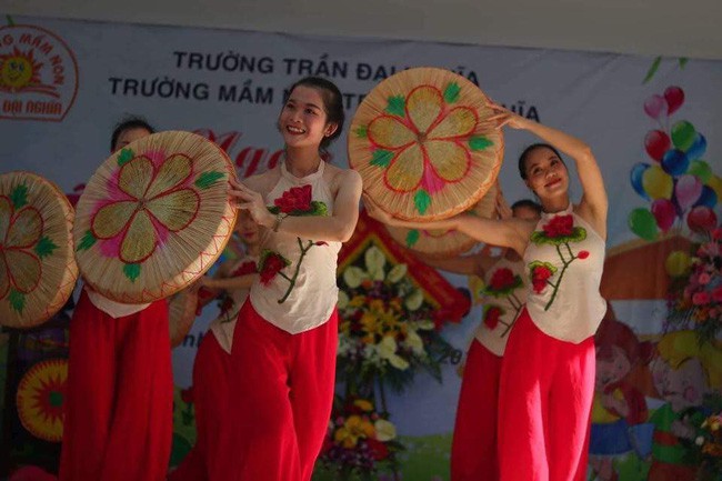 Nhan sắc khả ái, dịu dàng của cô giáo mầm non đứng nhảy chữa cháy cho các bé học sinh quên bài gây sốt MXH - Ảnh 8.