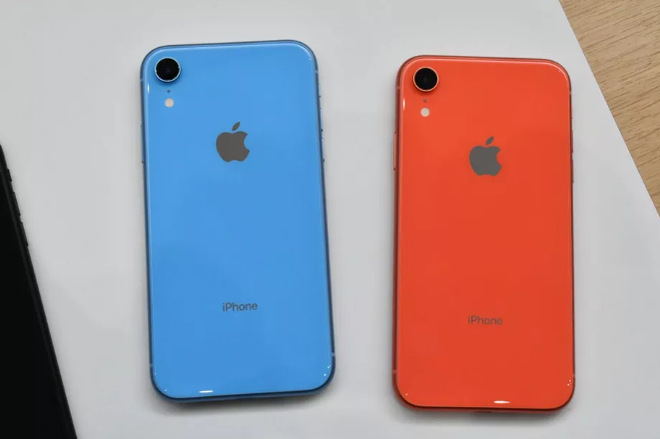 Trên tay iPhone Xr: Màu đỏ và cam rất nổi bật, viền màn hình hơi dày do dùng màn LCD - Ảnh 5.