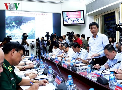 Phó Thủ tướng Trịnh Đình Dũng chỉ đạo ứng phó siêu bão Mangkhut - Ảnh 2.