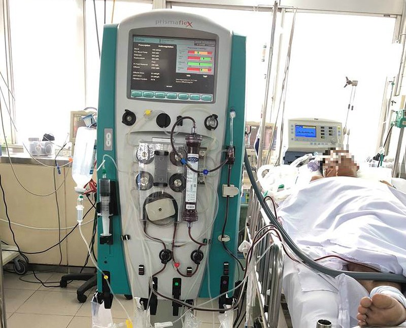 Vụ con chết vì không được chuyển qua Mỹ: Vị bác sĩ được nhờ vả khẳng định người mẹ nói phiến diện - Ảnh 1. Vụ con chết vì không được chuyển qua Mỹ: Vị bác sĩ được nhờ vả khẳng định người mẹ nói phiến diện - Ảnh 1.