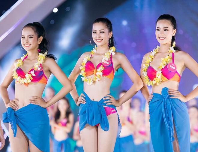 Dù mới 18 tuổi, Hoa Hậu Trần Tiểu Vy vẫn diện bikini vô cùng nóng bỏng - Ảnh 3.