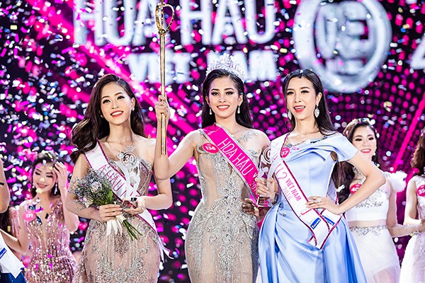 Đối thủ quốc tế nhận xét gì về nhan sắc của tân Hoa hậu Việt Nam Trần Tiểu Vy? - Ảnh 2.