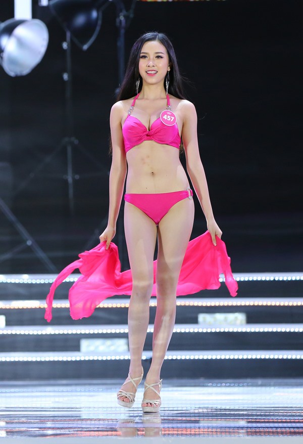 Cận cảnh vẻ nóng bỏng của top 3 Hoa hậu Việt Nam 2018 với bikini - Ảnh 14.