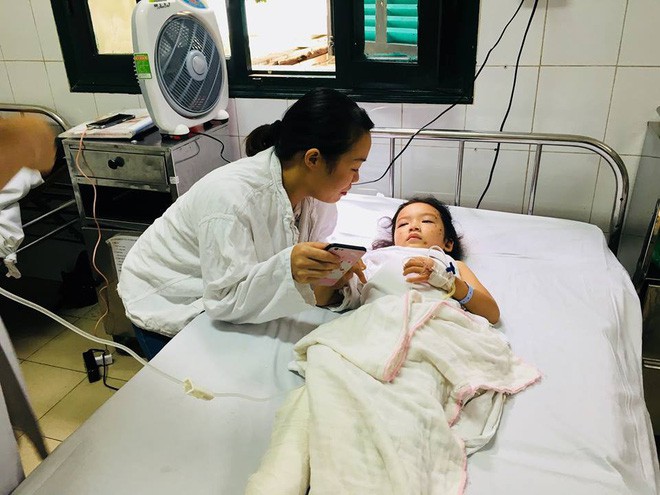 5 ngày sau tai nạn thảm khốc ở Lai Châu, người phụ nữ vẫn chưa hay biết mẹ ruột và con trai 16 tháng tuổi đã tử vong - Ảnh 3.