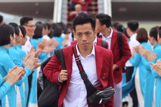 [TRỰC TIẾP] Phun vòi rồng tại sân bay Nội Bài chào đón đội tuyển Olympic Việt Nam về nước - Ảnh 5.