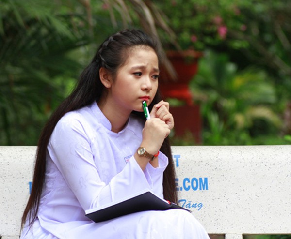 Sao Việt học cùng trường với Hoa hậu Tiểu Vy: Người trượt tốt nghiệp, kẻ điểm thấp lẹt đẹt - Ảnh 4.