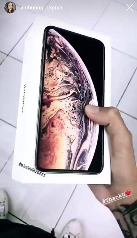 Đã có sao Việt đầu tiên sở hữu iPhone Xs Max vừa mới bán ra sáng nay - Ảnh 2.