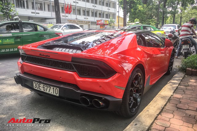 Lamborghini Huracan LP580-2 đầu tiên Việt Nam về tay đại gia Sài Gòn - Ảnh 6.