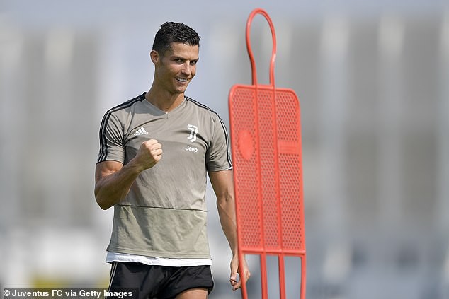 Ronaldo tập luyện hăng say chờ phục thù, mạch máu ở bắp đùi nổi chằng chịt như dây điện - Ảnh 3.