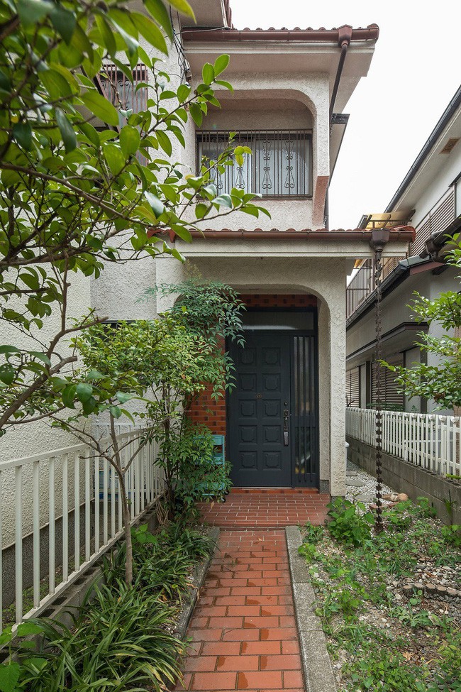 Ngôi nhà 37 năm tuổi ở Nhật được cải tạo lại vô cùng khác biệt - Ảnh 1.