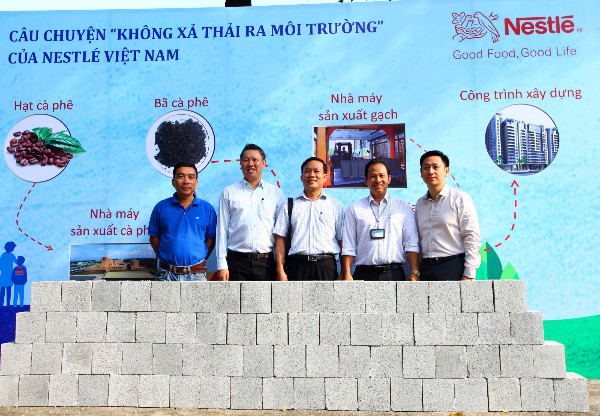 Nestlé Việt Nam xây công trình trường học cho hơn 1.000 học sinh bằng gạch từ sản xuất cà phê - Ảnh 1.