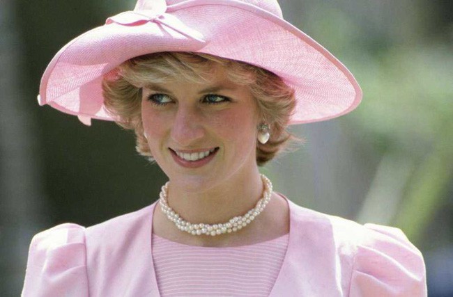 Làm dâu hoàng gia gần một thập kỷ, Kate vẫn không được coi là Công nương quốc dân như mẹ chồng quá cố vì những lý do này - Ảnh 3.