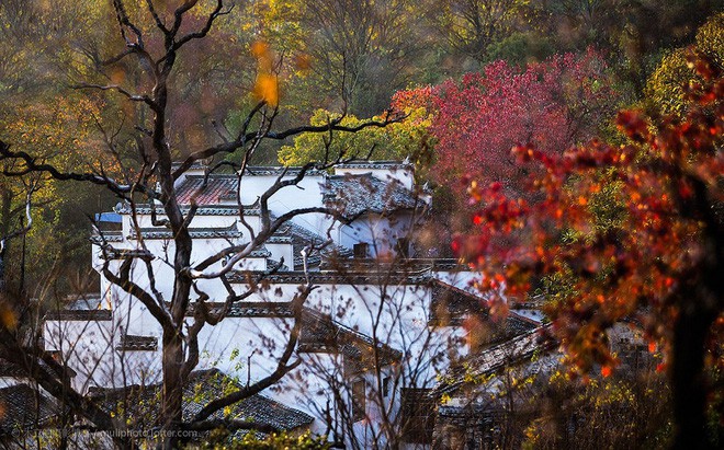 Những ngôi làng cổ cảnh sắc đẹp mê hồn nhất định phải ghé thăm vào mùa thu ở Trung Quốc - Ảnh 4.