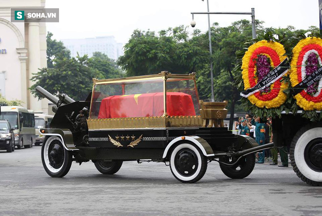 Hành trình linh xa đưa Chủ tịch nước Trần Đại Quang qua các ngõ phố Hà Nội để về quê nhà  - Ảnh 17.