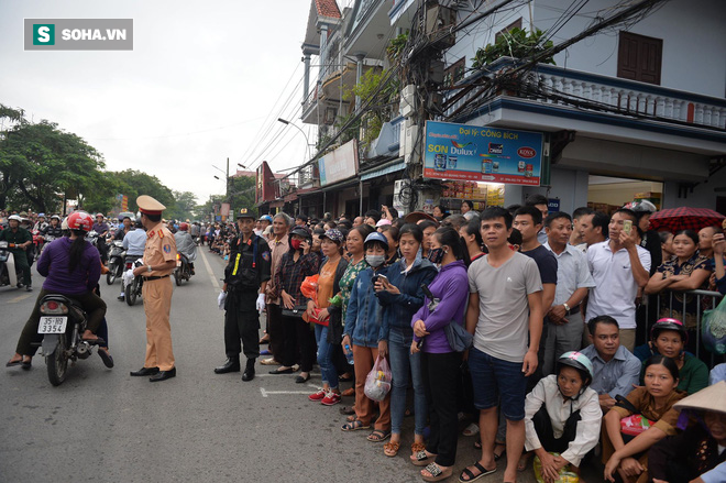 Quê nhà đón linh cữu cố Chủ tịch nước Trần Đại Quang - Ảnh 3.