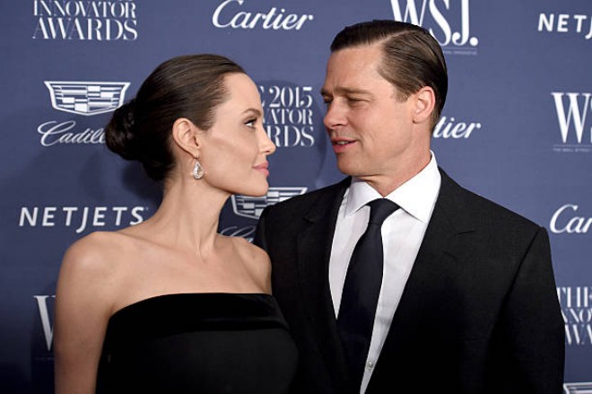 Thực hư thông tin Angelina Jolie khóc lóc đòi quay lại với Brad Pitt? - Ảnh 2.