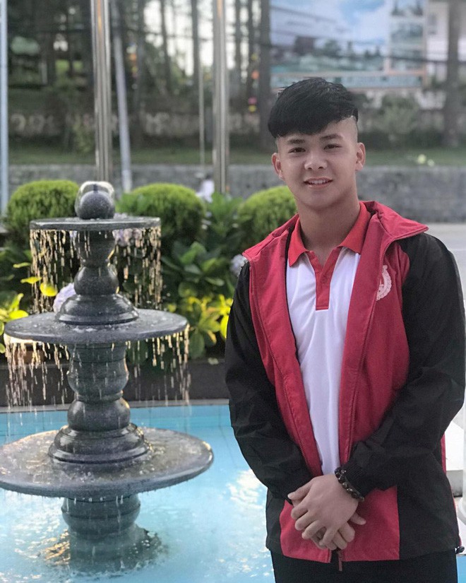 Chàng thủ môn của U19 Việt Nam điển trai, tài năng không kém Bùi Tiến Dũng - Ảnh 12.
