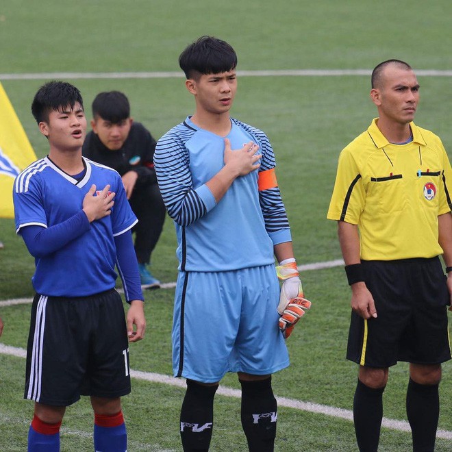 Chàng thủ môn của U19 Việt Nam điển trai, tài năng không kém Bùi Tiến Dũng - Ảnh 13.