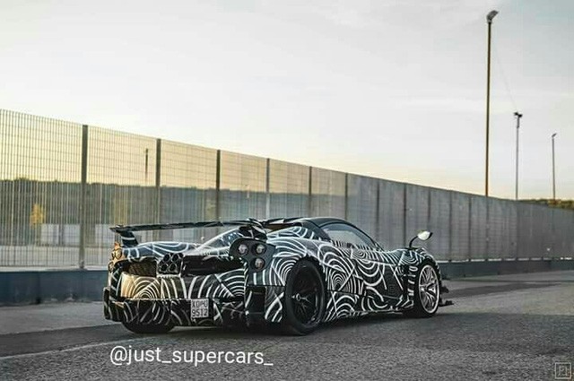 Pagani Huayra BC Roadster - kình địch của Bugatti Chiron lộ diện - Ảnh 2.