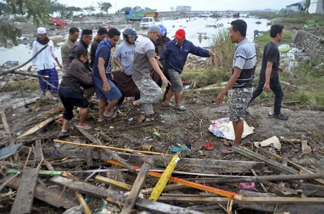 Người dân bàng hoàng kể lại thời khắc xảy ra động đất, sóng thần tại Indonesia  - Ảnh 3.