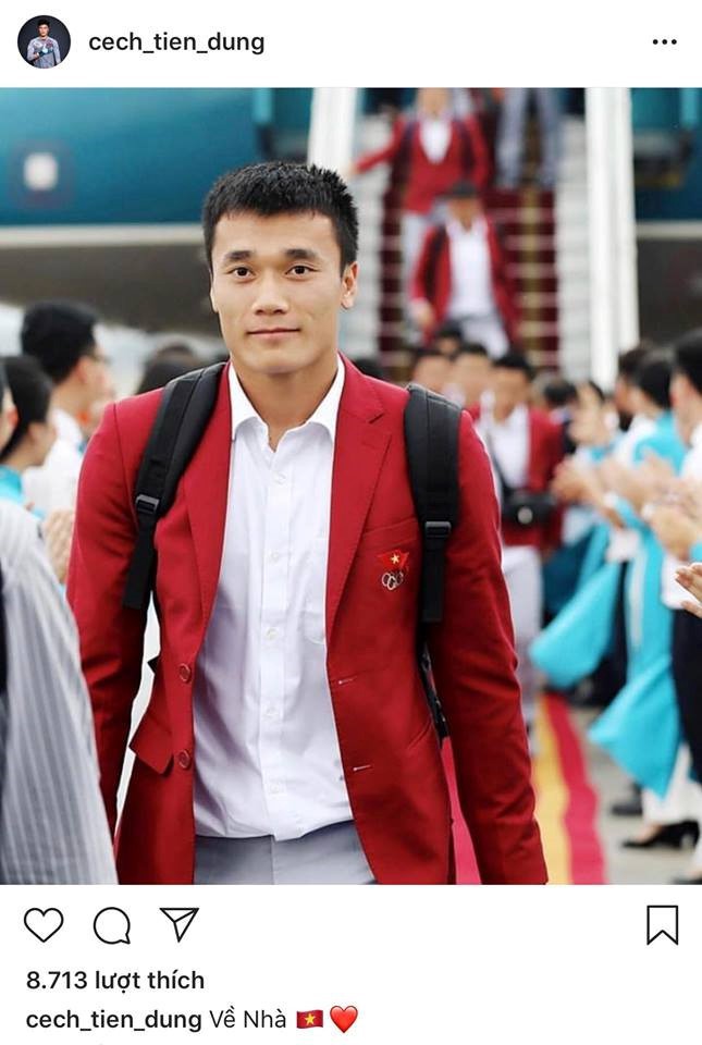 Quang Hải lịch lãm như quý ông, Tiến Dũng đầy niềm vui trong ngày thử đồ  của CLB mới - Sao thể thao - Việt Giải Trí