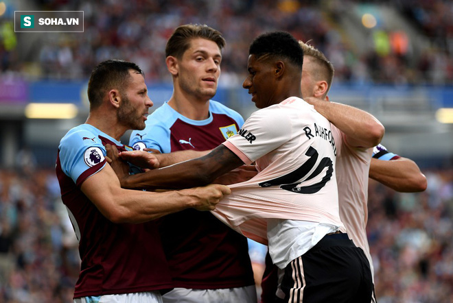 Marcus Rashford: Sau chiếc áo số 10 là sự ruồng rẫy dành cho kẻ lạc loài ở Man United - Ảnh 1.