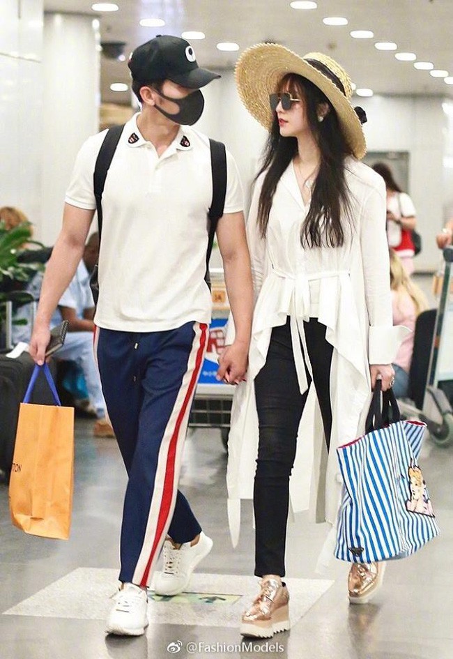 Hot: Phạm Băng Băng và Lý Thần nắm chặt tay nhau cùng xuất hiện, đạp tan tin đồn chia tay? - Ảnh 1.