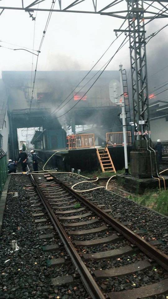 Siêu bão mạnh nhất ¼ thế kỷ đổ bộ, Nhật Bản bị tàn phá như trải qua thảm họa kép động đất, sóng thần năm 2011  - Ảnh 8.