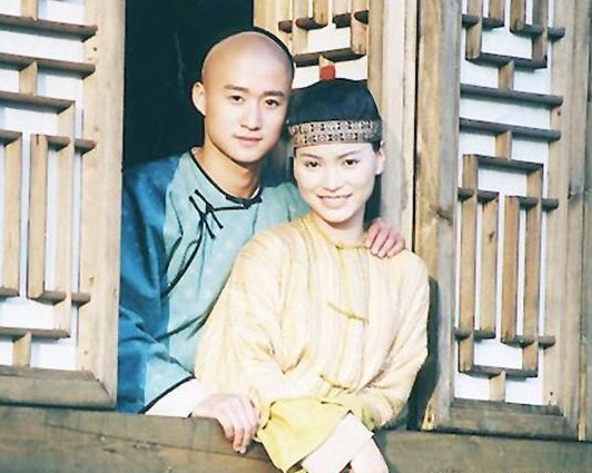 Kết cục cay đắng của Hoa hậu hám đại gia: Bị người tình ruồng bỏ, phải đi bán cá mưu sinh - Ảnh 5.