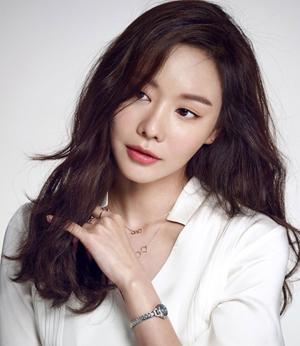 Исом. Актриса Kim Jeong Ah.