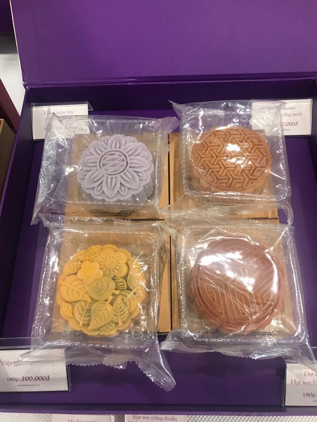 Ảm đạm thị trường bánh trung thu, nơi không bóng người, nơi treo biển giảm giá - Ảnh 3. Ảm đạm thị trường bánh trung thu, nơi không bóng người, nơi treo biển giảm giá - Ảnh 3.